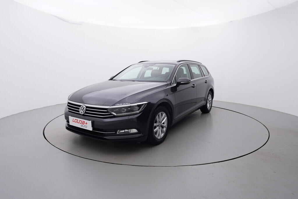 OV190V07989_10.webp_PASSAT  2.0 TDI 110 kW automat