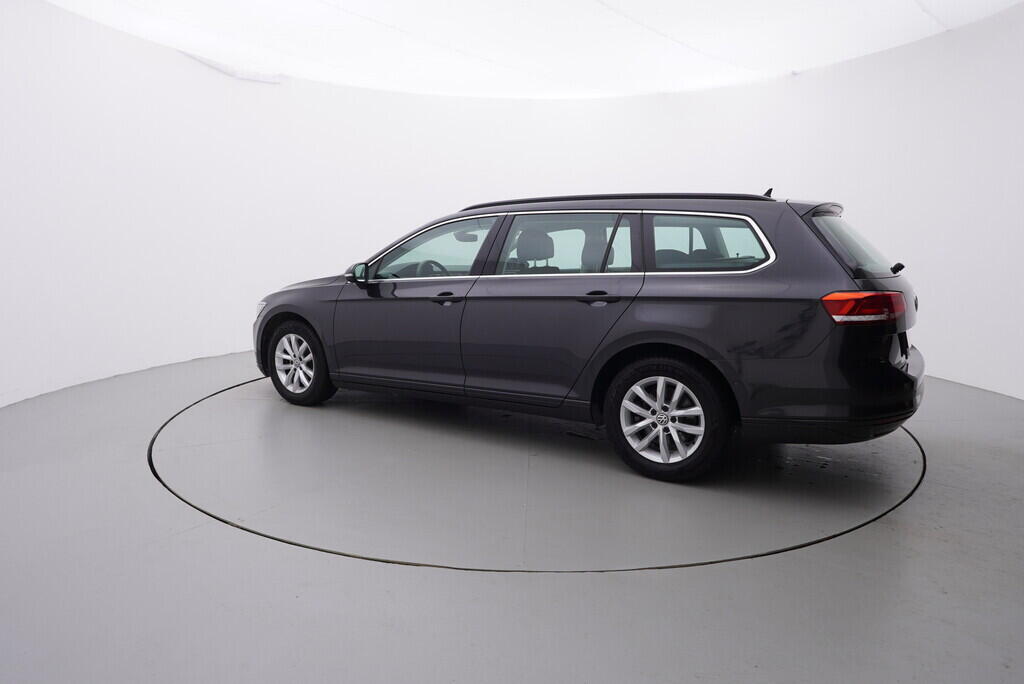 OV190V07989_12.webp_PASSAT  2.0 TDI 110 kW automat