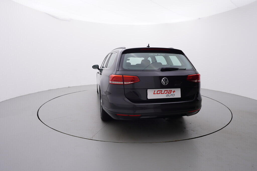 OV190V07989_13.webp_PASSAT  2.0 TDI 110 kW automat