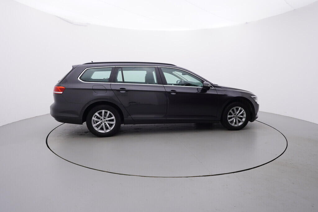OV190V07989_15.webp_PASSAT  2.0 TDI 110 kW automat