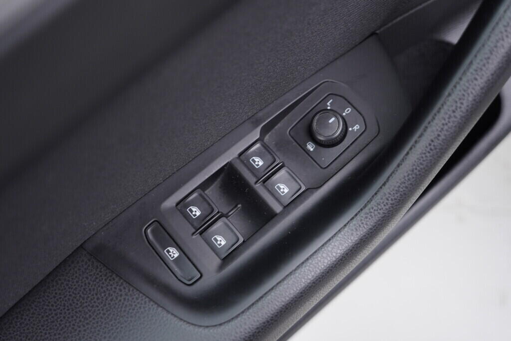 OV190V07989_20.webp_PASSAT  2.0 TDI 110 kW automat