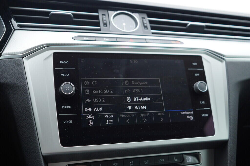 OV190V07989_34.webp_PASSAT  2.0 TDI 110 kW automat
