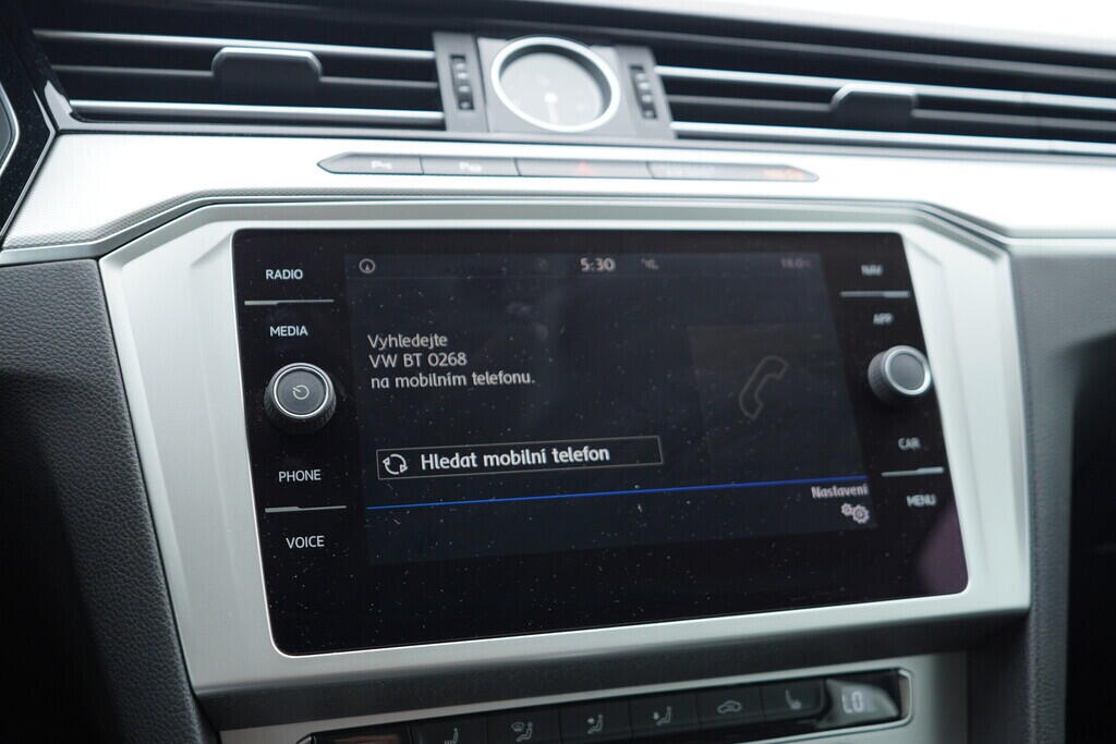 OV190V07989_35.webp_PASSAT  2.0 TDI 110 kW automat