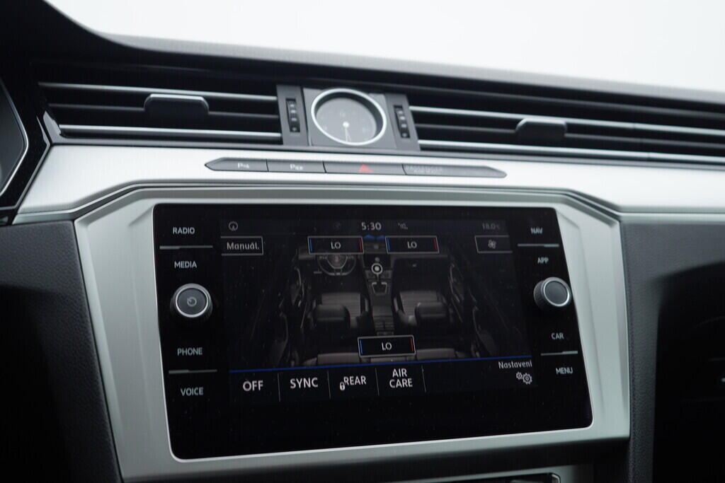 OV190V07989_37.webp_PASSAT  2.0 TDI 110 kW automat