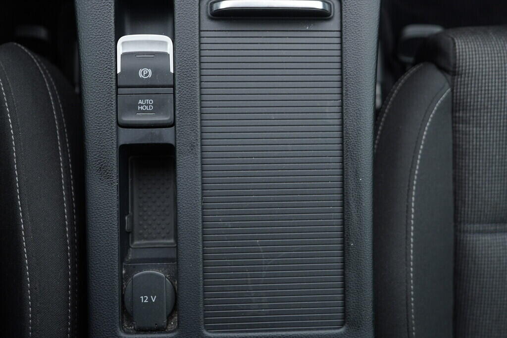 OV190V07989_41.webp_PASSAT  2.0 TDI 110 kW automat