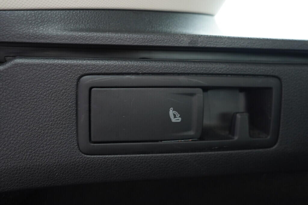 OV190V07989_44.webp_PASSAT  2.0 TDI 110 kW automat