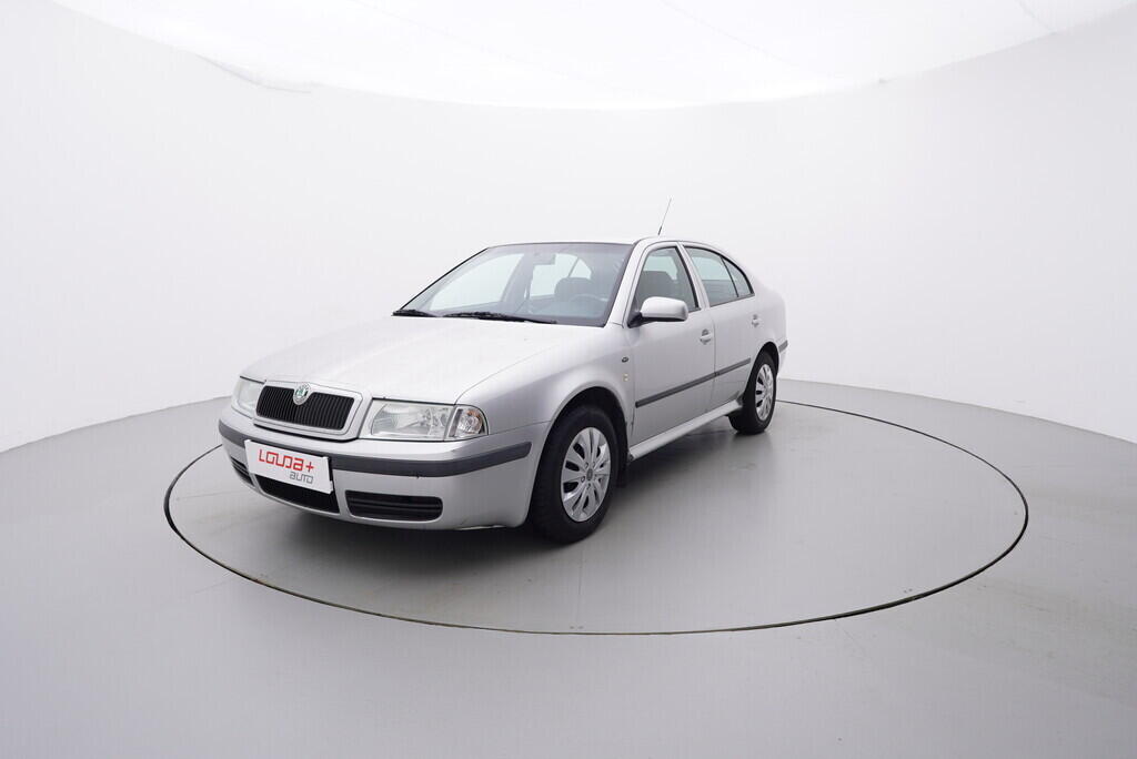 OV190V07996_10.webp_OCTAVIA Elegance 1.9 TDI 81 kW manuál