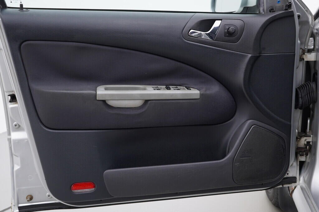 OV190V07996_19.webp_OCTAVIA Elegance 1.9 TDI 81 kW manuál