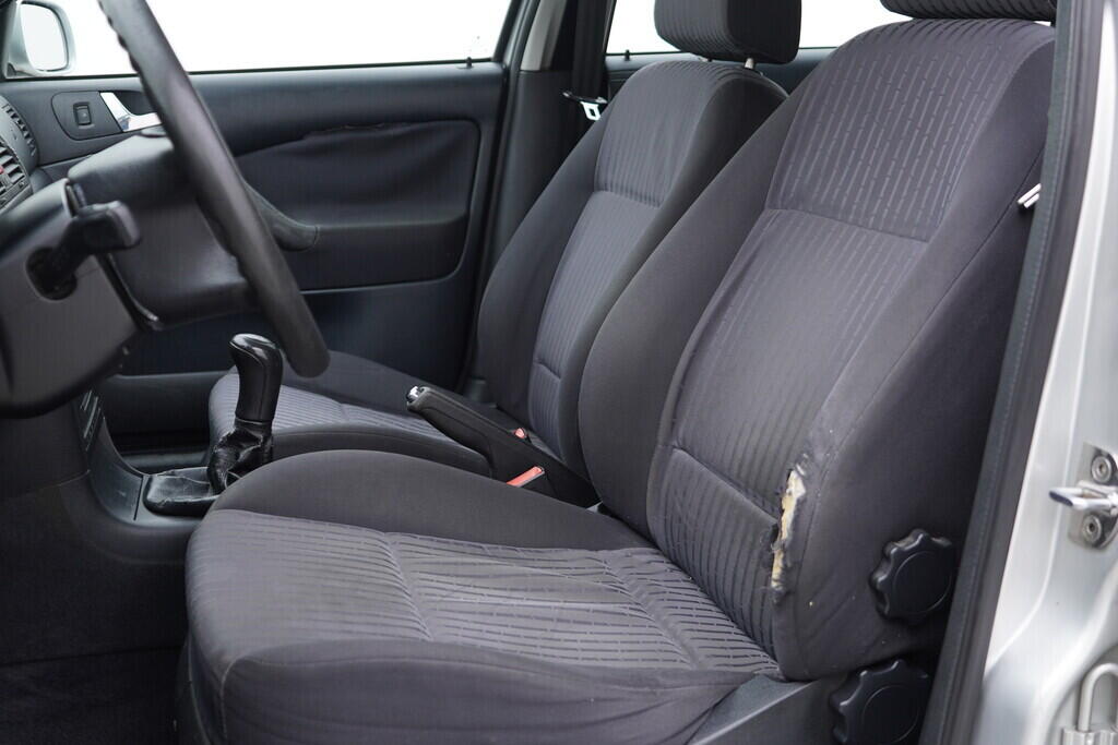 OV190V07996_23.webp_OCTAVIA Elegance 1.9 TDI 81 kW manuál