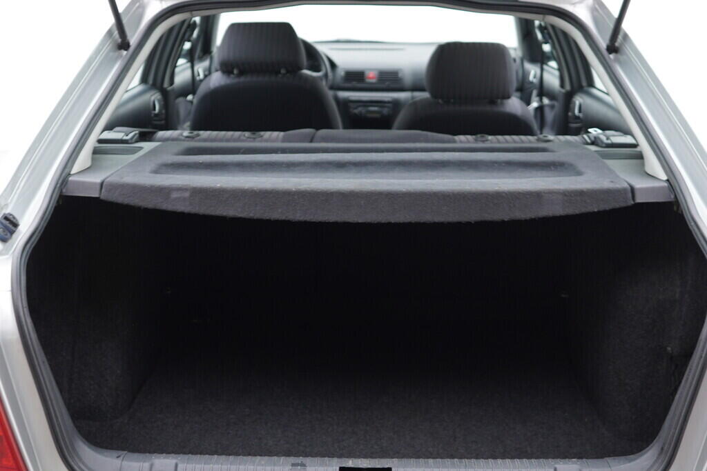 OV190V07996_33.webp_OCTAVIA Elegance 1.9 TDI 81 kW manuál