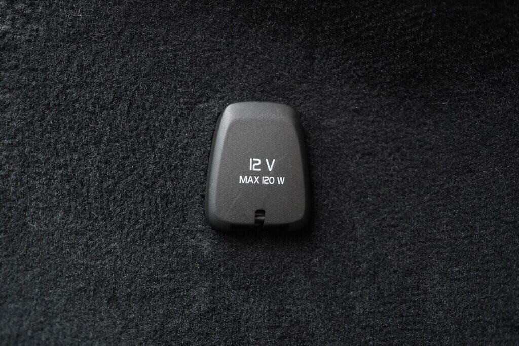 OV190V08019_38.webp_XC90  2.0  187 kW automat