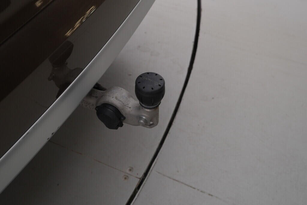 OV190V08019_41.webp_XC90  2.0  187 kW automat