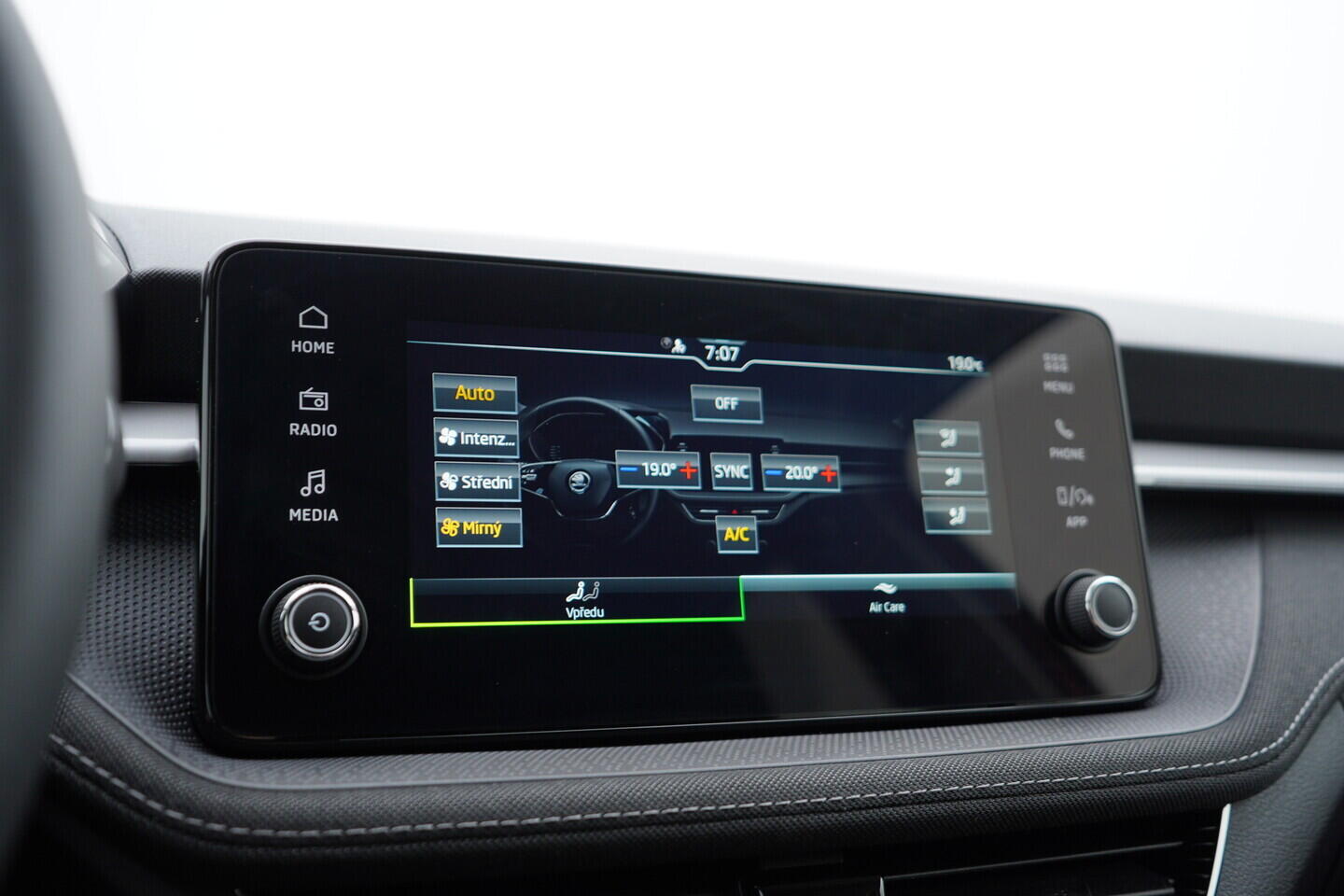 OV190V08025_33.webp_FABIA  1.0 TSI 85 kW manuál, DPH