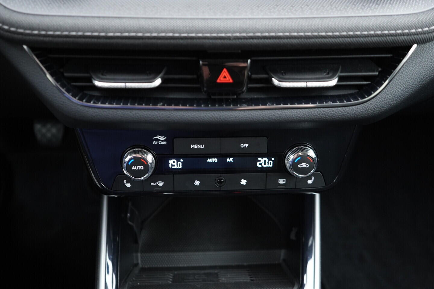 OV190V08025_34.webp_FABIA  1.0 TSI 85 kW manuál, DPH