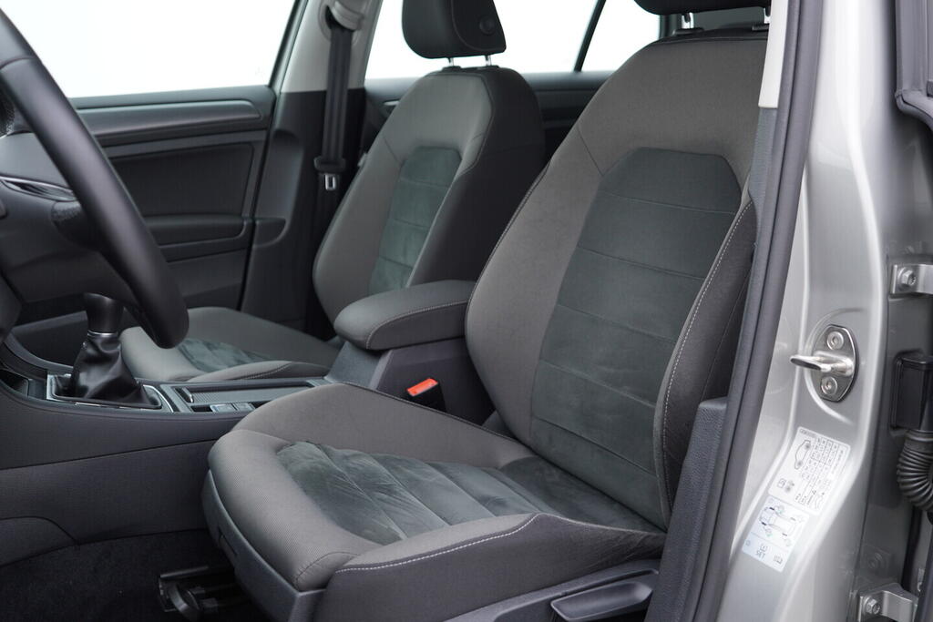 OV190V08029_23.webp_GOLF Comfortline  1.4 TSI 110 kW manuál