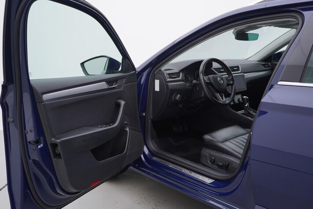 OV190V08034_18.webp_SUPERB Style 2.0 TSI 162 kW automat