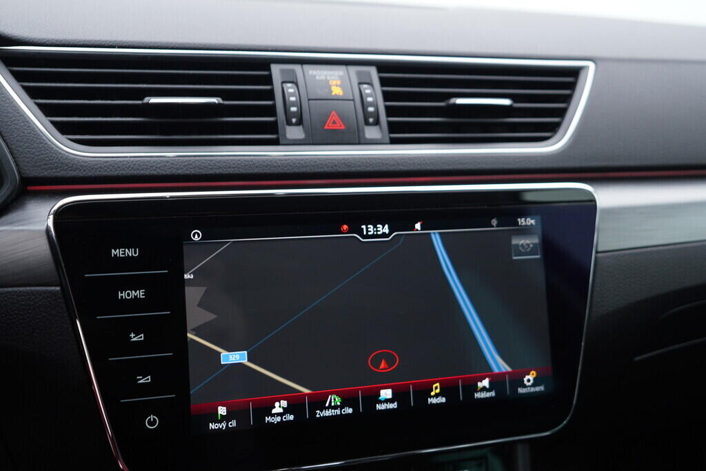 OV190V08034_32.webp_SUPERB Style 2.0 TSI 162 kW automat