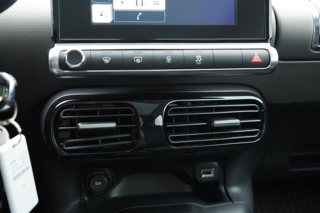 OV190V08037_31.webp_C4 CACTUS Shine  1.2  60 kW automat