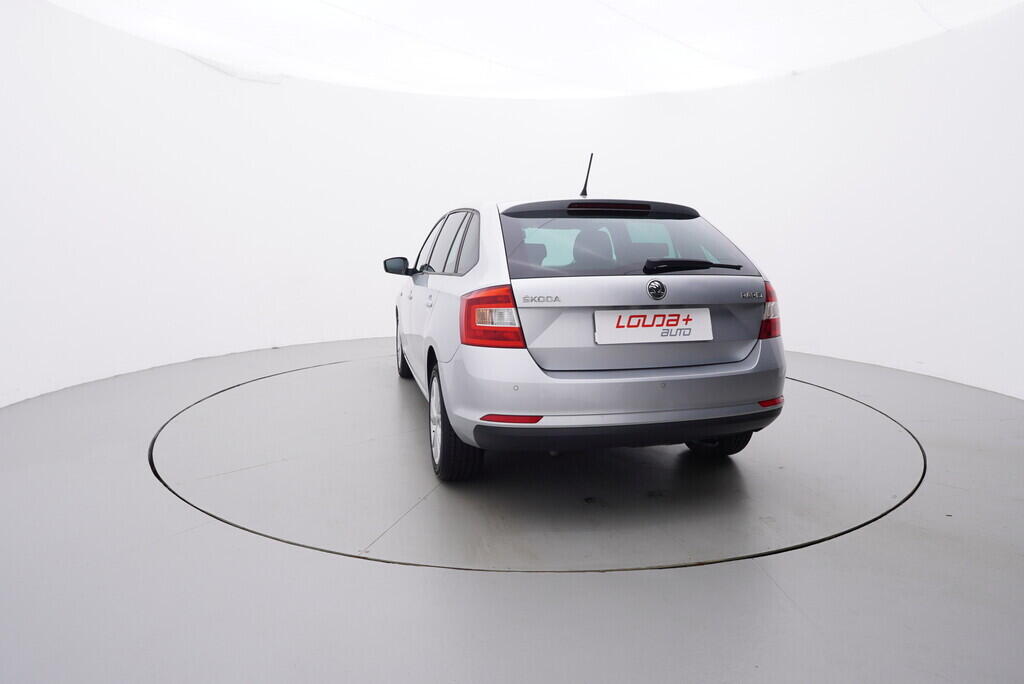 OV190V08040_13.webp_RAPID SPACEBACK Elegance 1.6 TDI 66 kW manuál