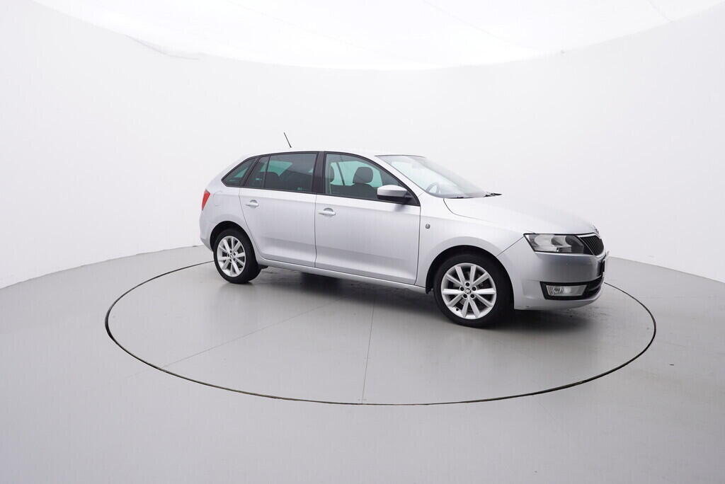 OV190V08040_16.webp_RAPID SPACEBACK Elegance 1.6 TDI 66 kW manuál