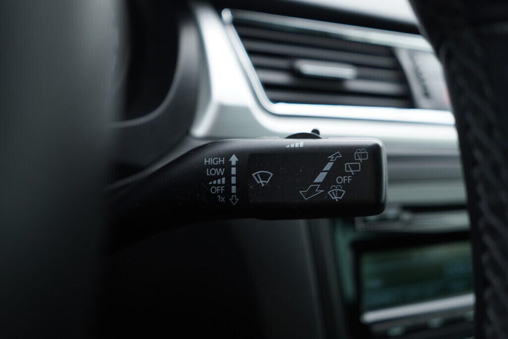 OV190V08040_25.webp_RAPID SPACEBACK Elegance 1.6 TDI 66 kW manuál