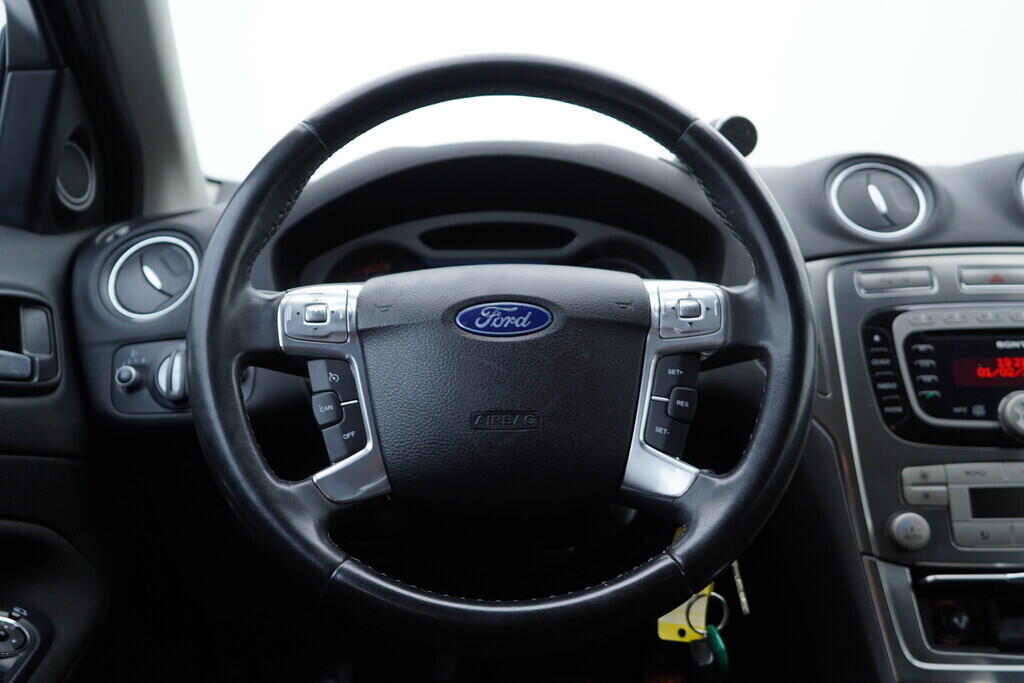OV190V08046_25.webp_MONDEO Titanium 2.0  107 kW manuál