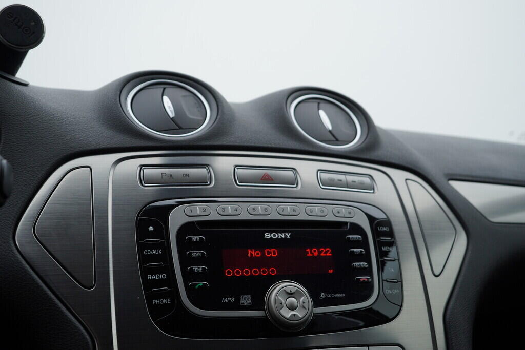 OV190V08046_29.webp_MONDEO Titanium 2.0  107 kW manuál