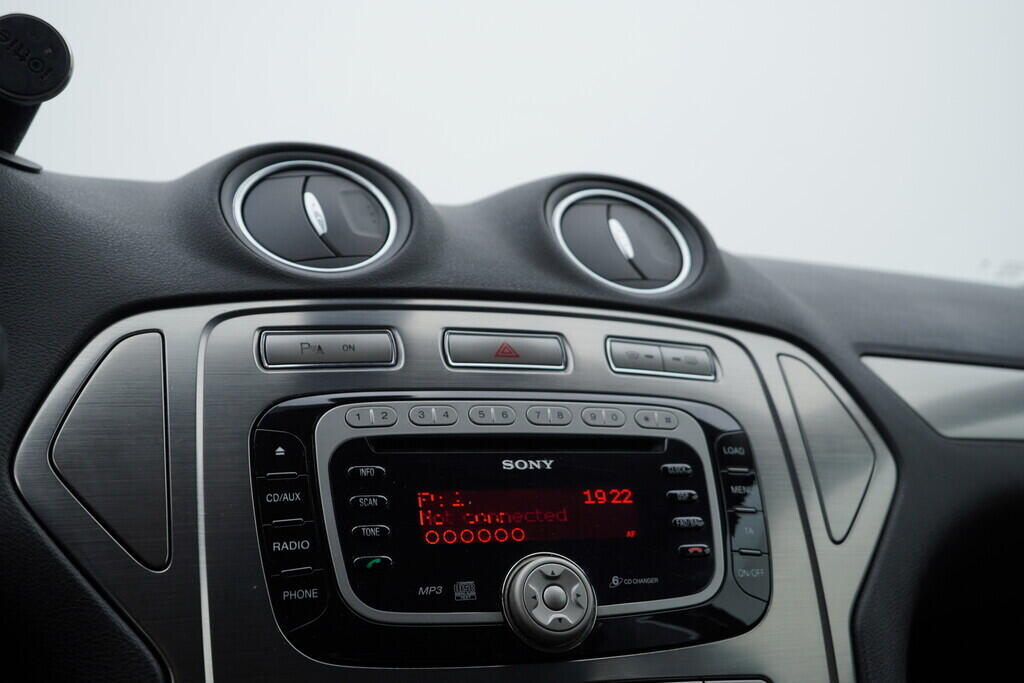 OV190V08046_30.webp_MONDEO Titanium 2.0  107 kW manuál