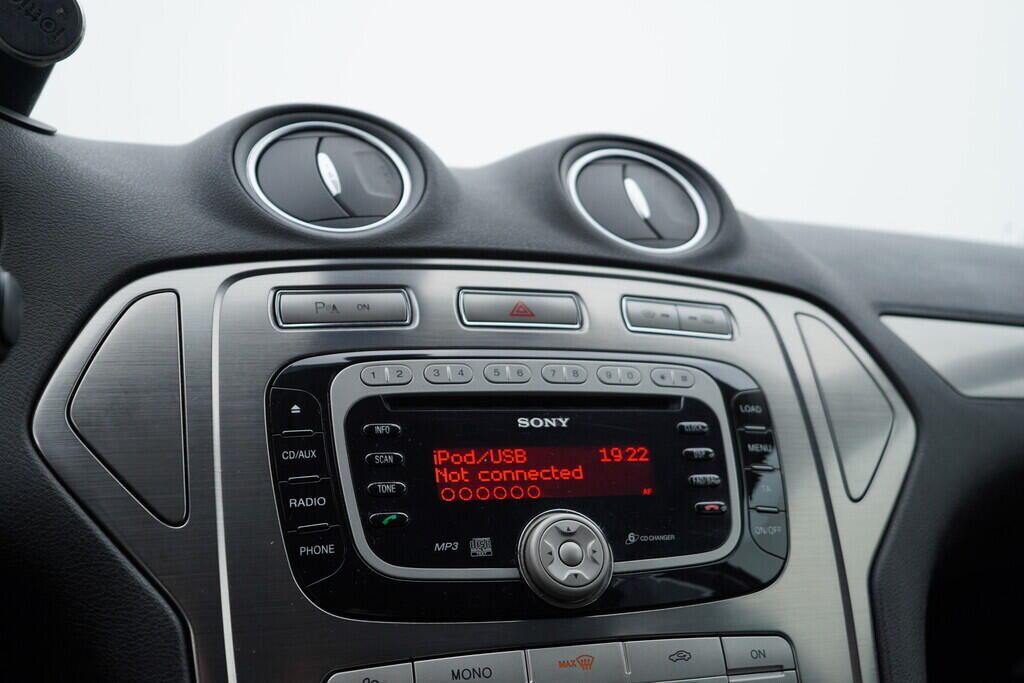 OV190V08046_31.webp_MONDEO Titanium 2.0  107 kW manuál