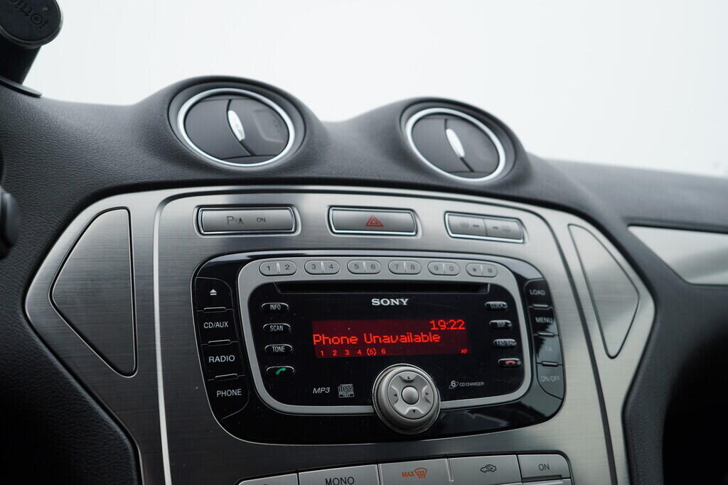 OV190V08046_32.webp_MONDEO Titanium 2.0  107 kW manuál