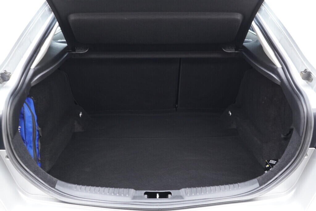 OV190V08046_37.webp_MONDEO Titanium 2.0  107 kW manuál