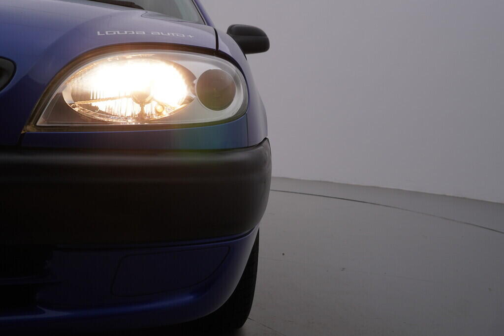 OV190V08053_33.webp_SAXO  1.1  44 kW manuál