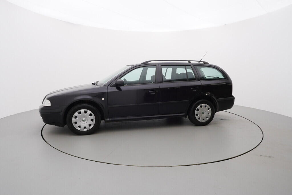 OV190V08068_11.webp_OCTAVIA Tour 1.6 MPI 75 kW manuál