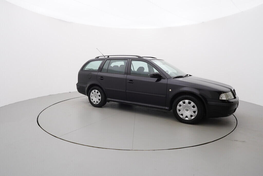 OV190V08068_16.webp_OCTAVIA Tour 1.6 MPI 75 kW manuál