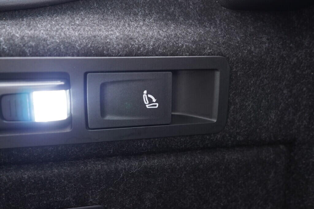 OV190V08073_40.webp_SUPERB L&K 2.0 TDI 140 kW automat, DPH