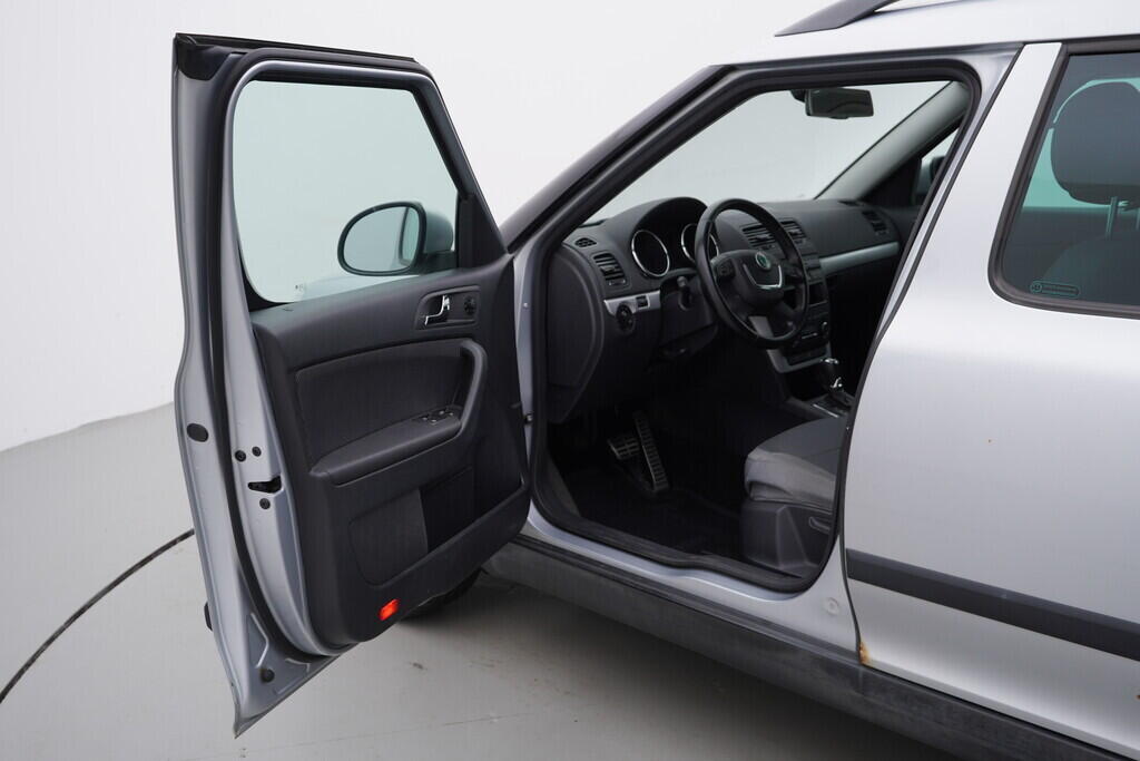 OV190V08080_18.webp_YETI Elegance 2.0 TDI 103 kW automat