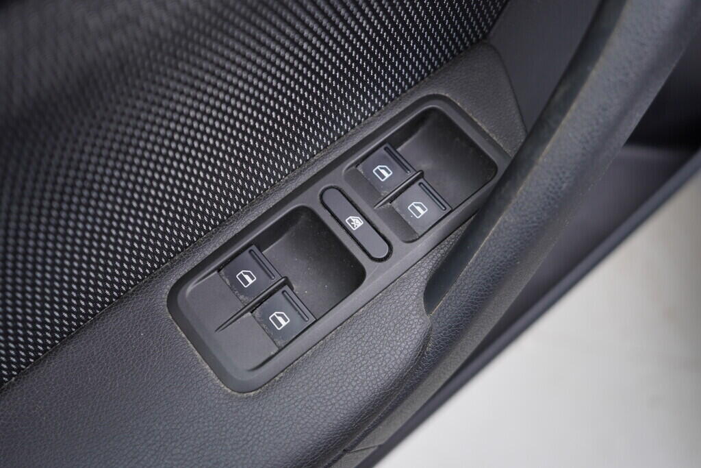 OV190V08080_20.webp_YETI Elegance 2.0 TDI 103 kW automat
