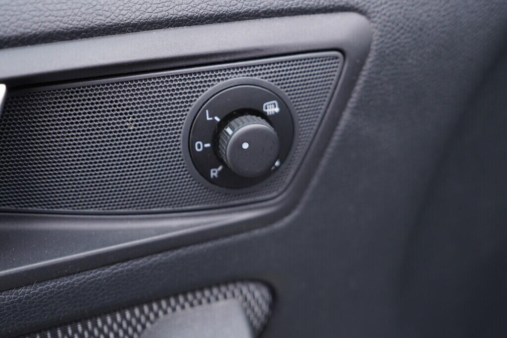 OV190V08080_21.webp_YETI Elegance 2.0 TDI 103 kW automat