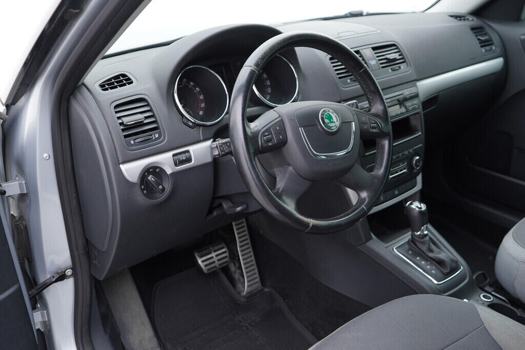 OV190V08080_22.webp_YETI Elegance 2.0 TDI 103 kW automat