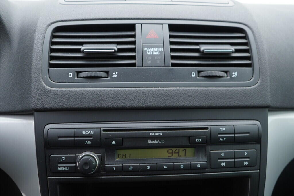 OV190V08080_30.webp_YETI Elegance 2.0 TDI 103 kW automat