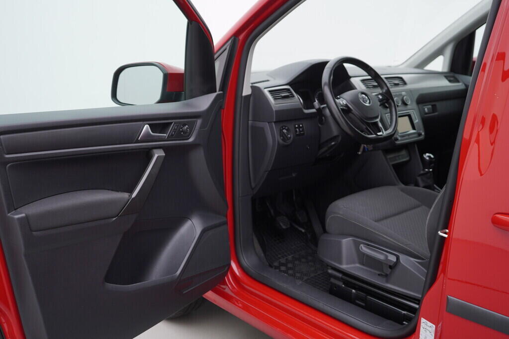 OV190V08083_18.webp_CADDY  2.0 TDI 75 kW manuál, DPH