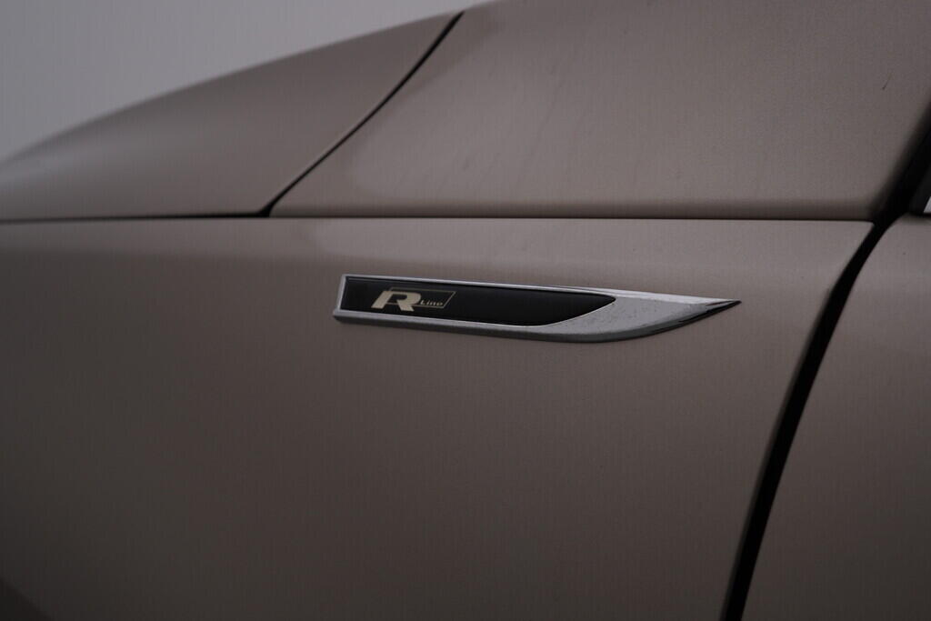 OV190V08087_36.webp_TIGUAN  2.0 TSI 132 kW manuál