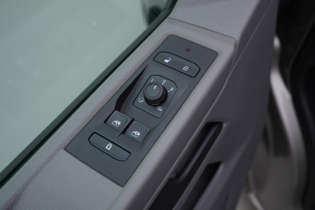 OV190V08096_20.webp_CARAVELLE  2.0 TDI 110 kW automat, DPH