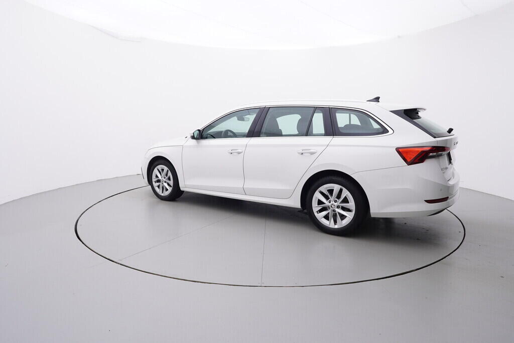 OV190V08102_12.webp_OCTAVIA Style 1.0 TSI 81 kW manuál, DPH