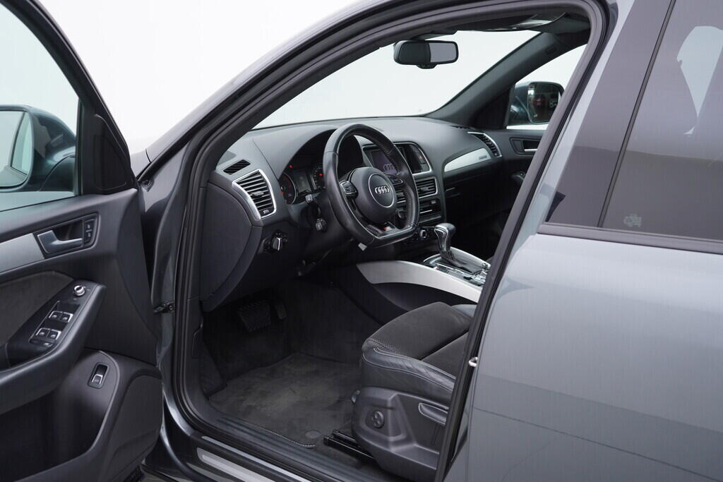 OV190V08112_18.webp_Q5 S-line 3.0 TDI 180 kW automat