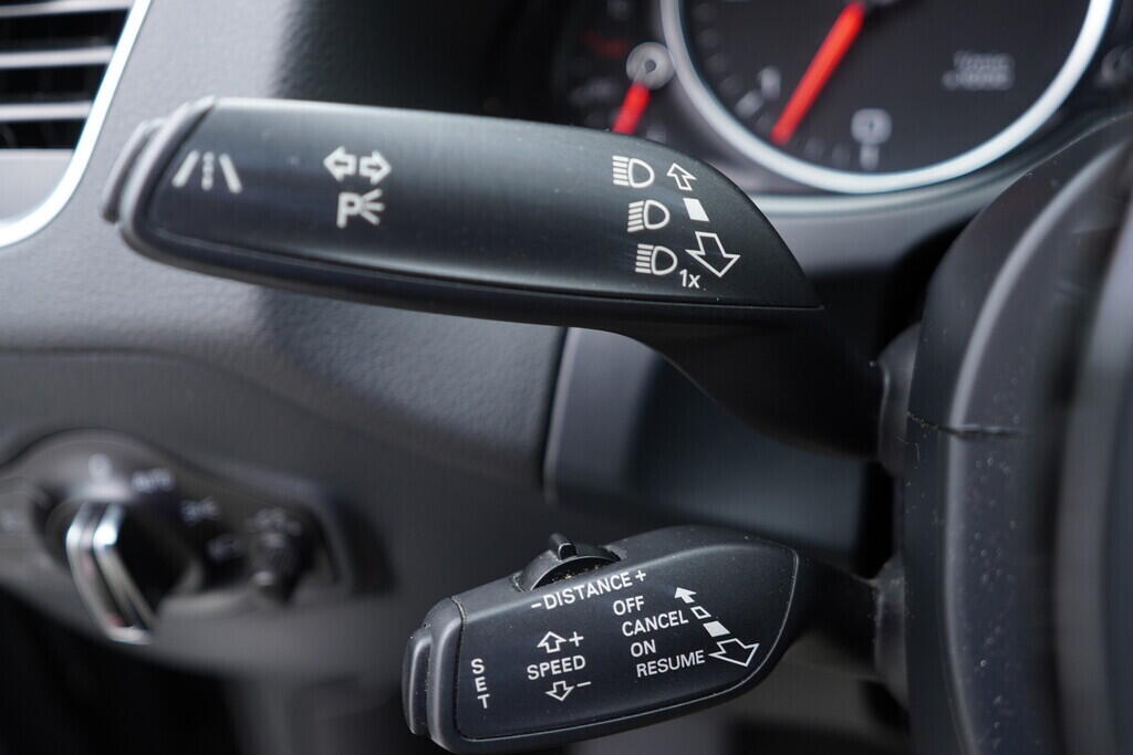 OV190V08112_27.webp_Q5 S-line 3.0 TDI 180 kW automat