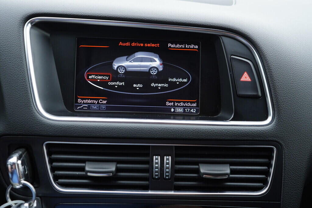 OV190V08112_35.webp_Q5 S-line 3.0 TDI 180 kW automat