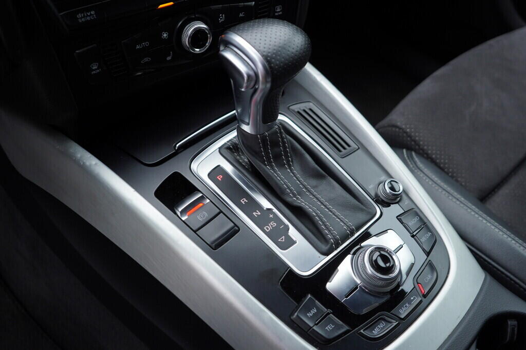 OV190V08112_37.webp_Q5 S-line 3.0 TDI 180 kW automat