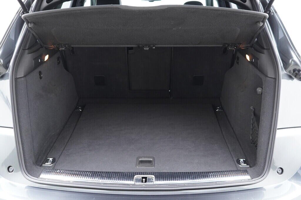 OV190V08112_42.webp_Q5 S-line 3.0 TDI 180 kW automat