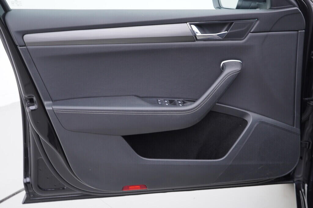 OV190V08116_19.webp_SUPERB Style 2.0 TSI 206 kW automat, DPH